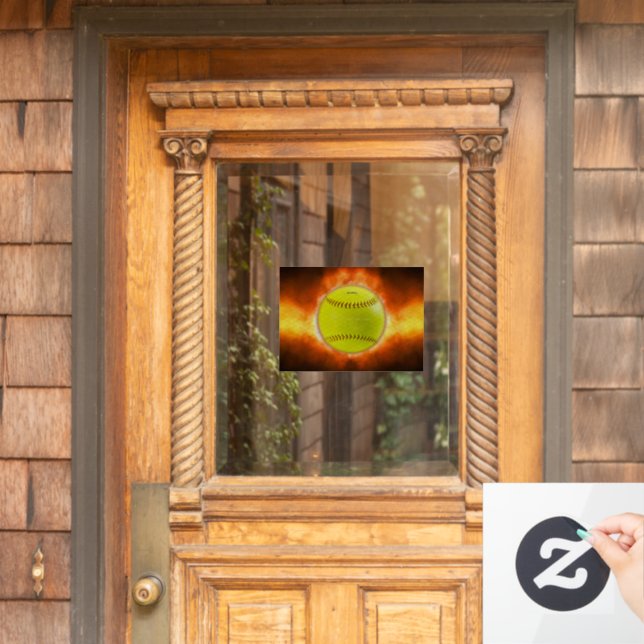 SlipperyJoe's gelbe Softball-Feuerball-Flammenrasp Fensteraufkleber (Haustür)