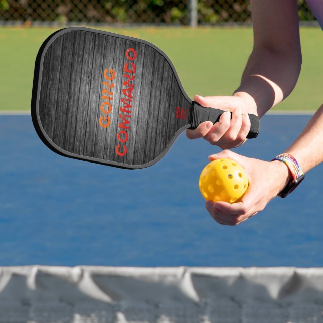 SlipperyJoe's Going Commando fett roter orangefarb Pickleball Schläger (InSitu)