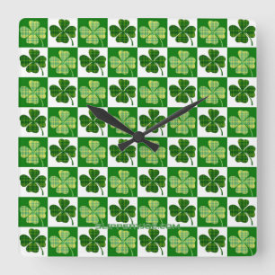 SlipperyJoe's green four-leaf clovers Saint Patric Quadratische Wanduhr
