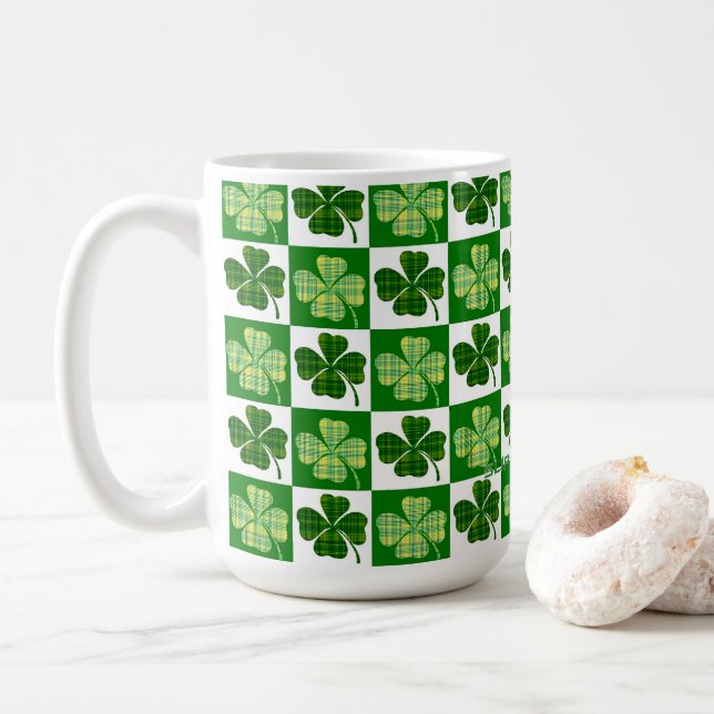 SlipperyJoe's grüne vierblättrige Klee Saint Patri Kaffeetasse (Mit Donut)