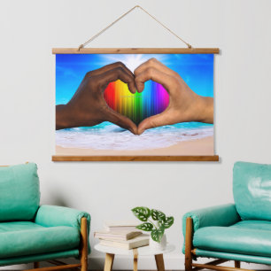 SlipperyJoe's Hearted hands interracial male hands Wandteppich Mit Holzrahmen