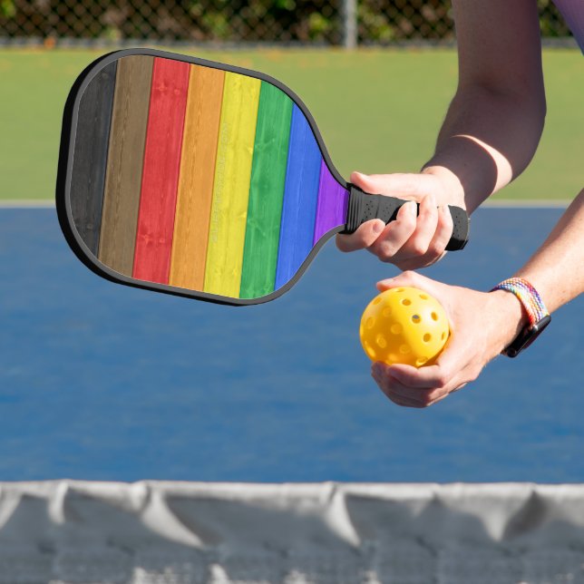 SlipperyJoe's Inclusive Gay Pride Flag strukturier Pickleball Schläger (InSitu)