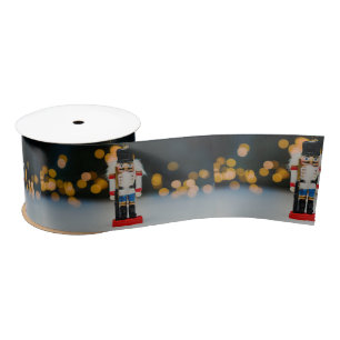 SlipperyJoes klassischer Weihnachts-Nussknacker-Sc Satinband