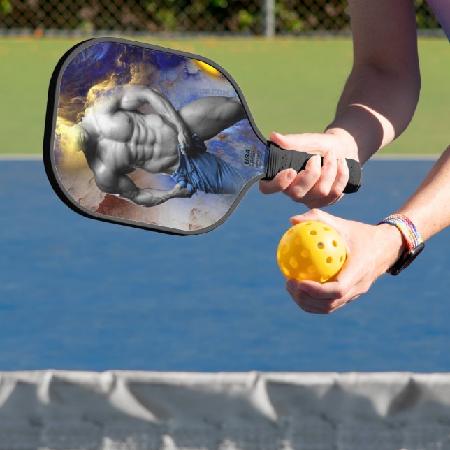 SlipperyJoe's muskulöse Mann-Physik-Dampf-Shirtle Pickleball Schläger (InSitu)