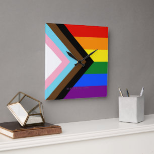 SlipperyJoe's Progress Pride Flag Gay-Geschenke LG Quadratische Wanduhr