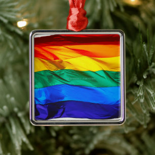 SlipperyJoe's schwule Regenbogenflagge weht rot or Ornament Aus Metall