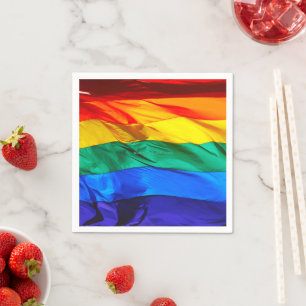 SlipperyJoe's schwule Regenbogenflagge weht rot or Serviette