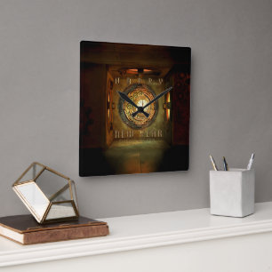 SlipperyJoe's steampunk-inspiriertes Neujahrs-Rund Quadratische Wanduhr