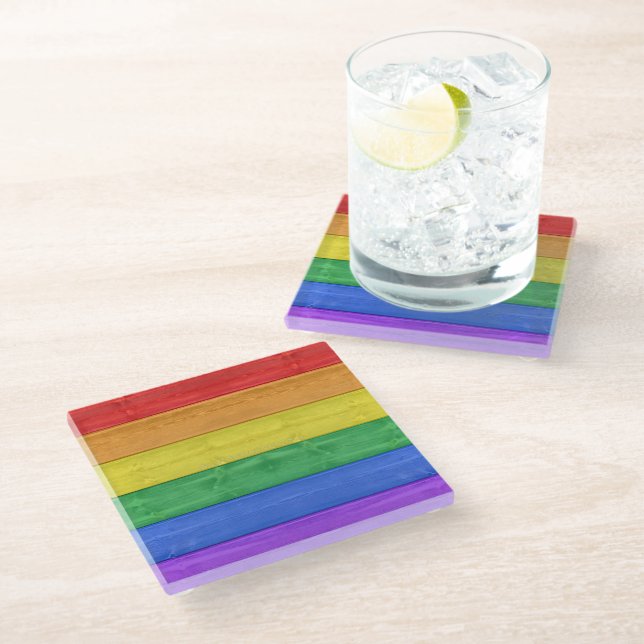 SlipperyJoe's Stolz Holzflagge horizontalen Regenb Glasuntersetzer (Schrägansicht)