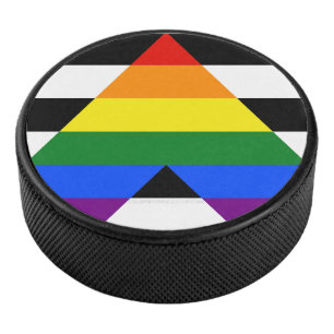 SlipperyJoe's Straight Ally Flag Gay Geschenke LGB Eishockey Puck