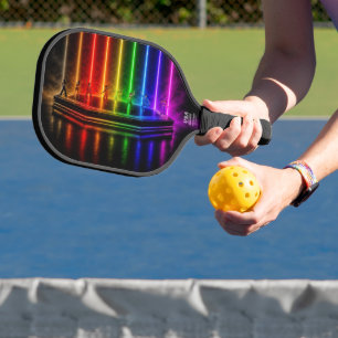 SlipperyJoe's Tanzperformance zum Feiern von Pride Pickleball Schläger