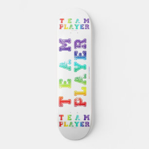 SlipperyJoe's Teamspieler Worte Stolz Farben Regen Skateboard
