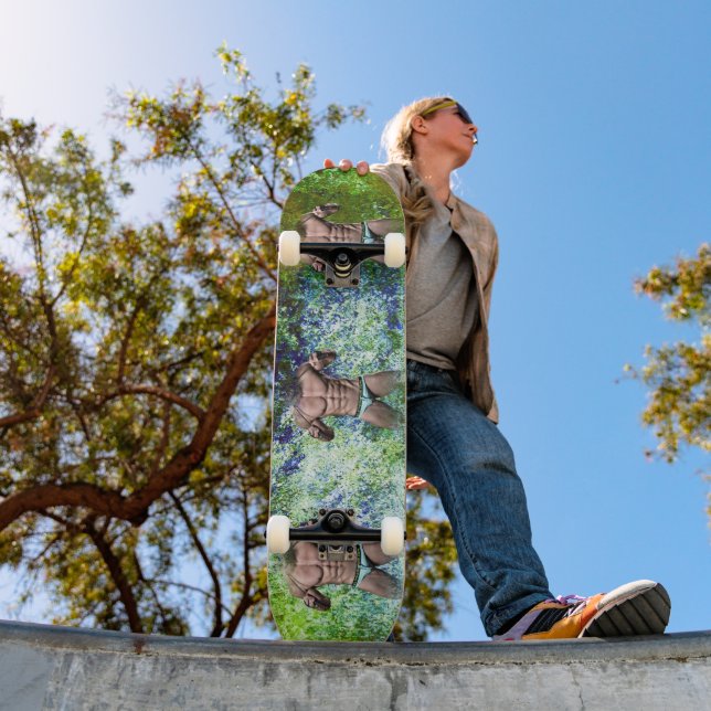 SlipperyJoe's weißer muskulöser sexy Mann Speedo s Skateboard (Außenbereich 1)