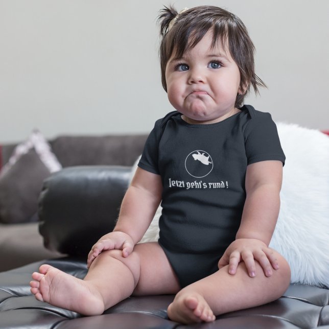 Slogan Jetzt geht's rund Baby Strampler (Von Creator hochgeladen)
