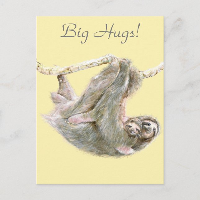 Sloth, Baby mit Mutter, die "Big Hugs" kuschelt Postkarte (Vorderseite)