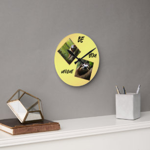 Sloth "Be You Unique", Runde Wanduhr