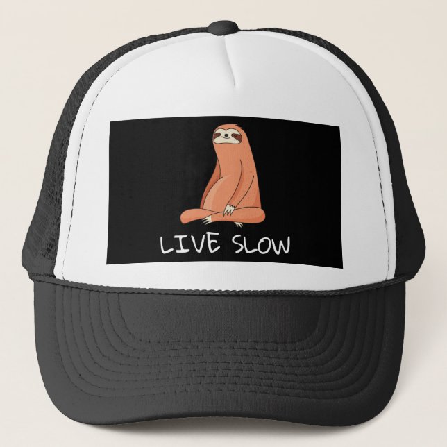 Sloth Live Slow Trucker Hat Truckerkappe (Vorderseite)