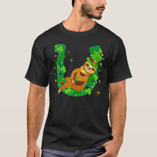 Sloth Napping auf Kleeblatt Horseshoe St Patrick's T-Shirt