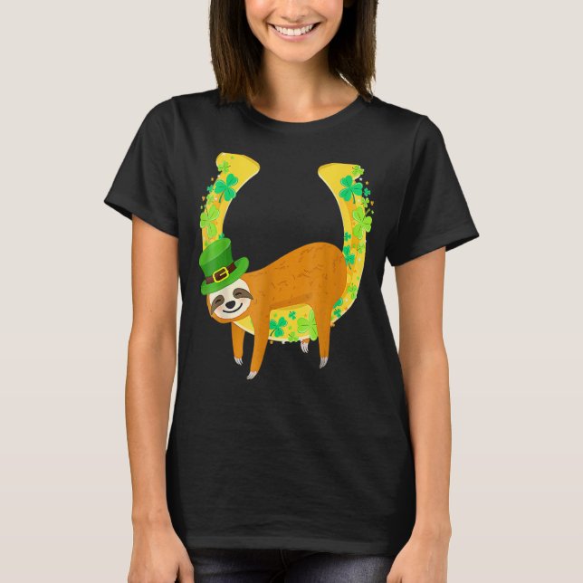 Sloth Napping auf Leprechaun Horseshoe St Patrick' T-Shirt (Vorderseite)