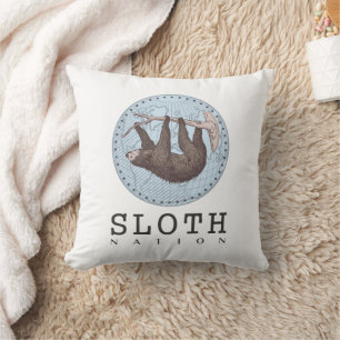 Sloth on Tree and Globe mit Sloth Nation Text Kissen