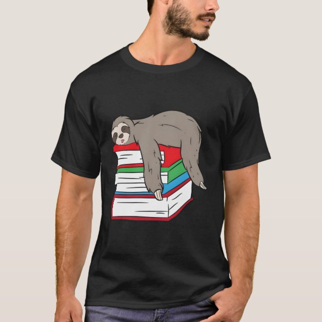 Sloth Sleeg auf Büchern Liebe Bücher und Slots T-Shirt (Vorderseite)