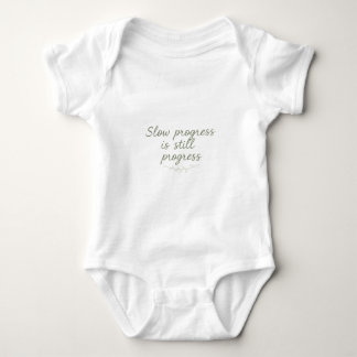 Slow Progress Is Still Progress – Calm Minimal Baby Strampler