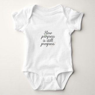 Slow Progress Is Still Progress – Calm Minimal Baby Strampler