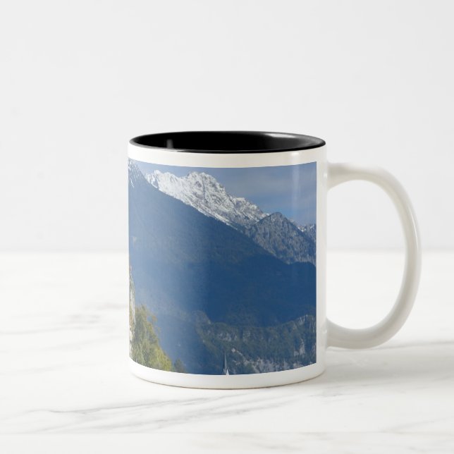Slowenien, Bled, Bled, Bled Island, Bled Zweifarbige Tasse (Rechts)