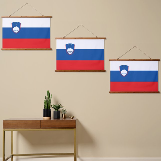 Slowenische Flagge Wandteppich Mit Holzrahmen (Asymmetrisch)