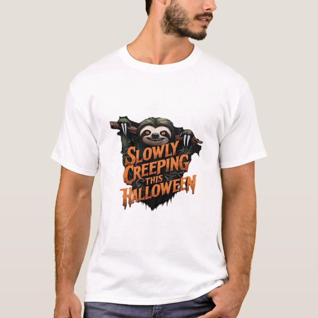 Slowly Creeping This Halloween - Creepy Sloth Clas T-Shirt (Vorderseite)