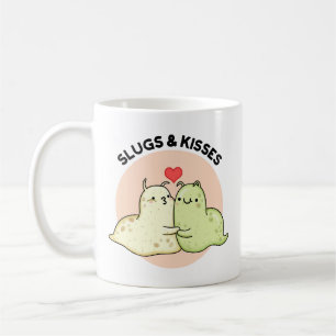 Slugs and Kisses Funny Slug Pun Kaffeetasse