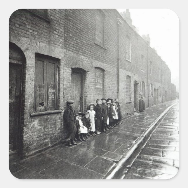 Slums, London, c.1900 Quadratischer Aufkleber (Vorderseite)