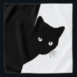 Sly Black Cat Halstuch<br><div class="desc">Einfaches Design in Schwarz/Weiß mit einer gerissenen schwarzen Kätzchen</div>