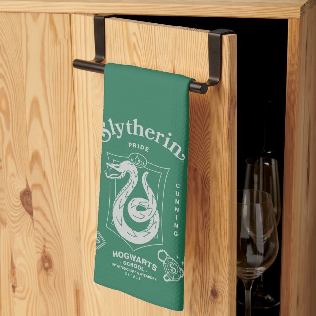 SLYTHERIN™ Pride Ambition Cunning Crest Geschirrtuch (Drittel gefaltet)