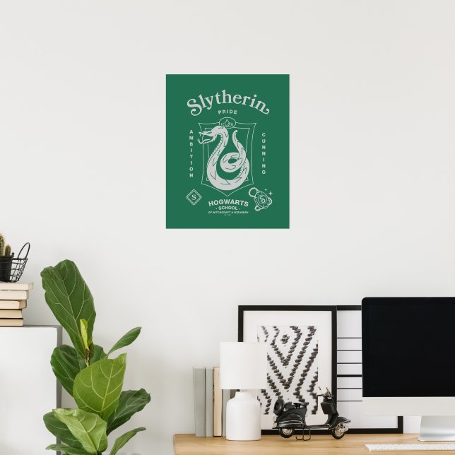 SLYTHERIN™ Pride Ambition Cunning Crest Poster (Heimbüro)