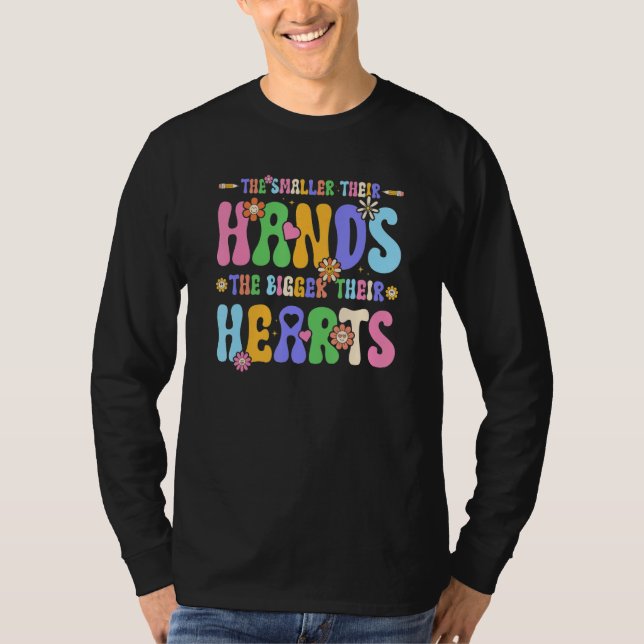 Small Hands Big Hearts Groovy Preschool Kindergart T-Shirt (Vorderseite)