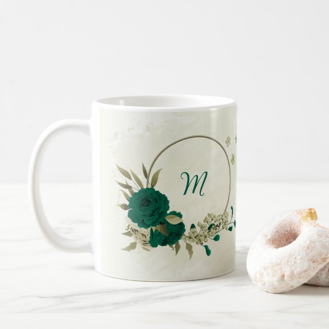 smaragdgrüne beige Blumen  Kaffeetasse (Mit Donut)