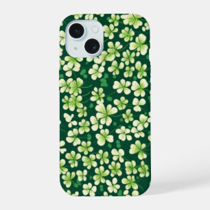 Smaragdgrüner Shamrock-Teppich: Dunkelgrüne Freude iPhone 15 Hülle