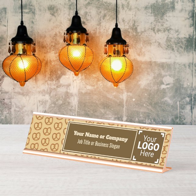 Smart Bretzel Themed Brot Drehung: Ihr Text & Logo Schreibtischnamensplakette (Von Creator hochgeladen)