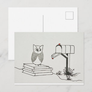 Smart Owl wartet auf Bücherstapel für einige Nachr Postkarte