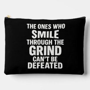 Smile-Grind-Gymnastik-Zitat mit weißem Text Zubehörtasche