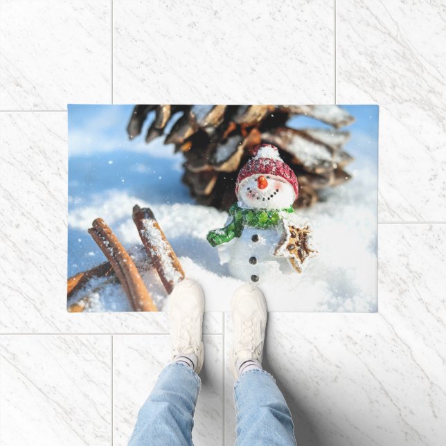Smiley Little Snowman in Red Hat Fußmatte (Indoor)