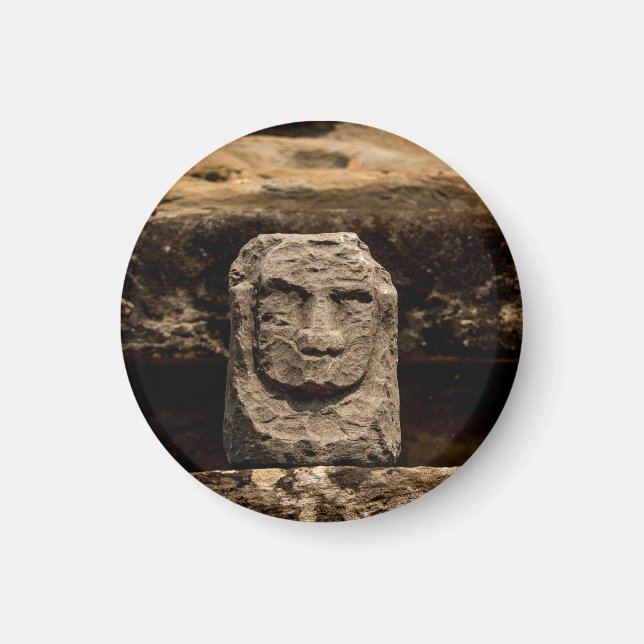 Smiling Stone Totem Cambodia Circle Magnet (Vorne)