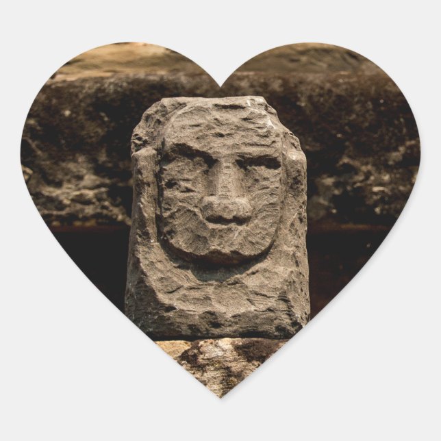 Smiling stone totem - Heart-shaped stickers (Vorderseite)