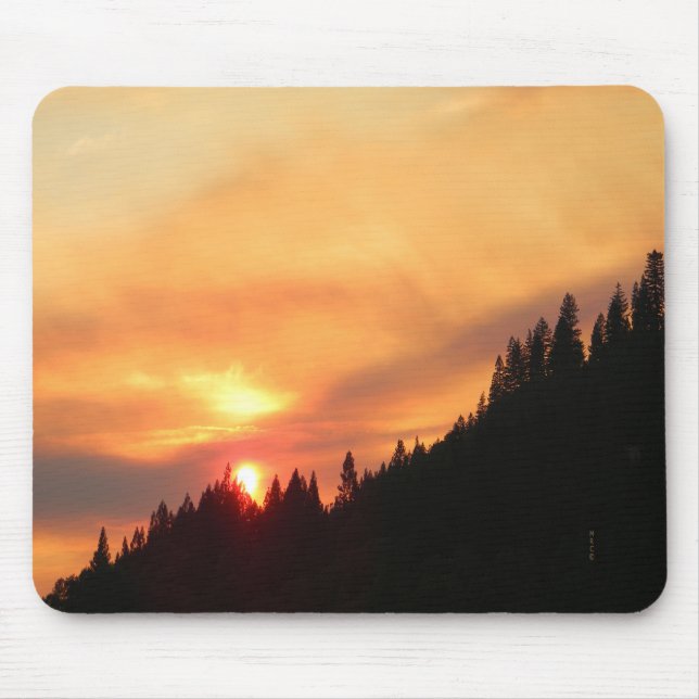 Smokey Sunset über den Bergen... Mousepad (Vorne)