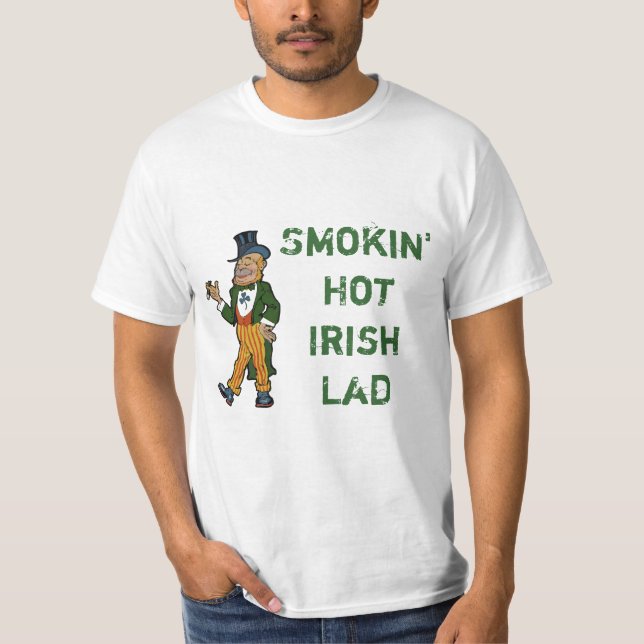 Smokin heißer irischer junger Mann T-Shirt (Vorderseite)