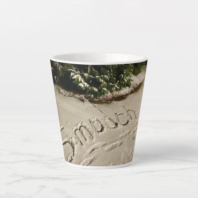 „Smooch" Schnee-geschriebene Latte-Tasse Milchtasse (Vorderseite)