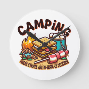 S'mores-Camping Runde Wanduhr