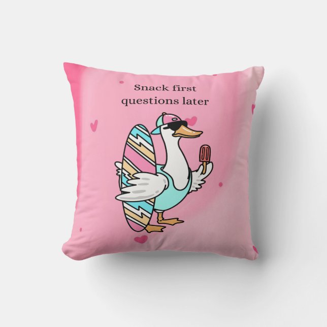 Snack First, Questions Later Pillow | Cool Duck wi Kissen (Vorderseite)