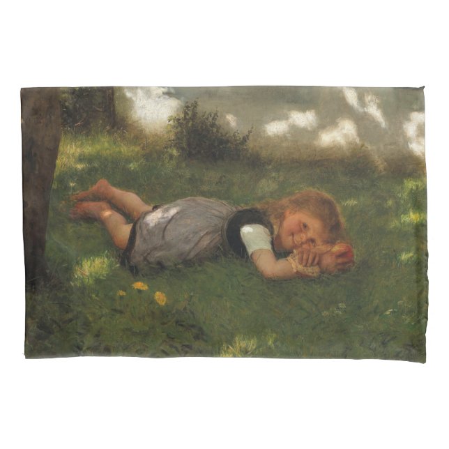 Snack Time (süßes junges Mädchen, das auf dem Gras Kissenbezug (Vorderseite-Links)